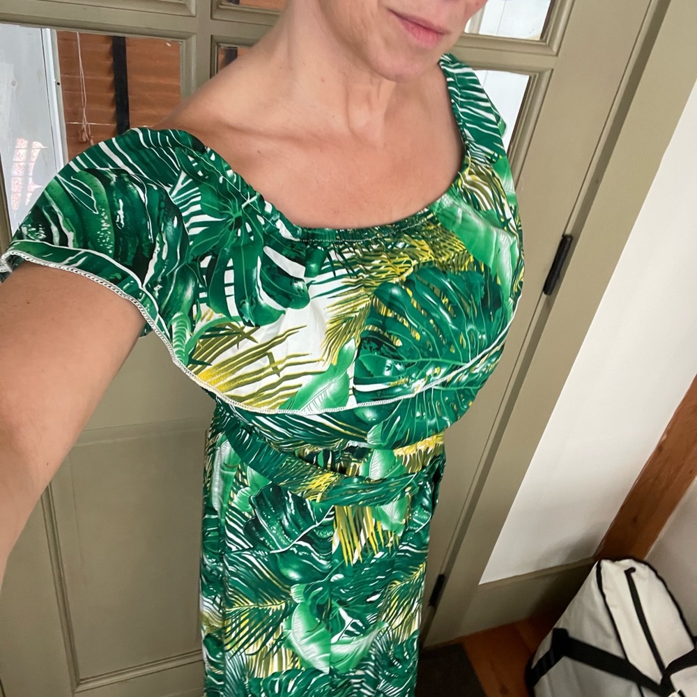 Tropical Green Off-Shoulder Maxi Dress Size: Small - Picture 11 of 17